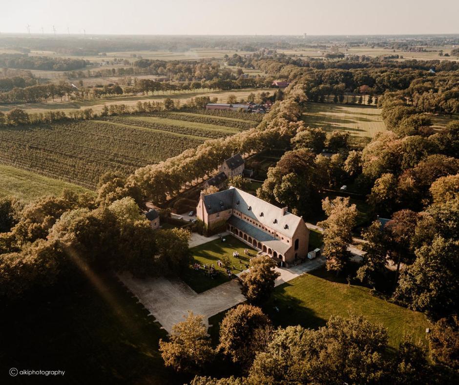 Priorij Corsendonk Hotel Oud-Turnhout Exterior foto